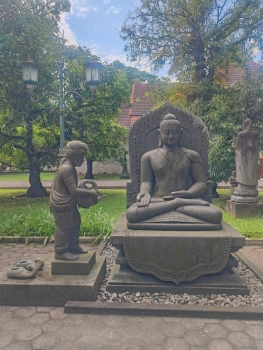 254576.jpg - ท่องมรดกโลกบุโรพุทโธ วัดพุทธที่ใหญ่ที่สุดในโลก | https://sumnangtravel.com